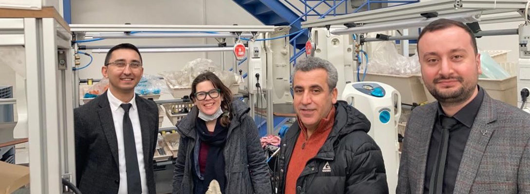 prof. Dr. Dilek Çökeliler et Prof. Dr. Nous avons accueilli Hilal Göktaş dans notre usine